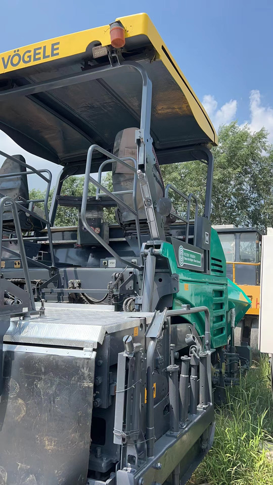 VOGELE S1880-3L Used paver laying machine 10m concrete road asphalt paver - Asphaltfertiger/ Straßenfertiger: das Bild 4 VOGELE S1880-3L Used paver laying machine 10m concrete road asphalt paver - Asphaltfertiger/ Straßenfertiger: das Bild 4