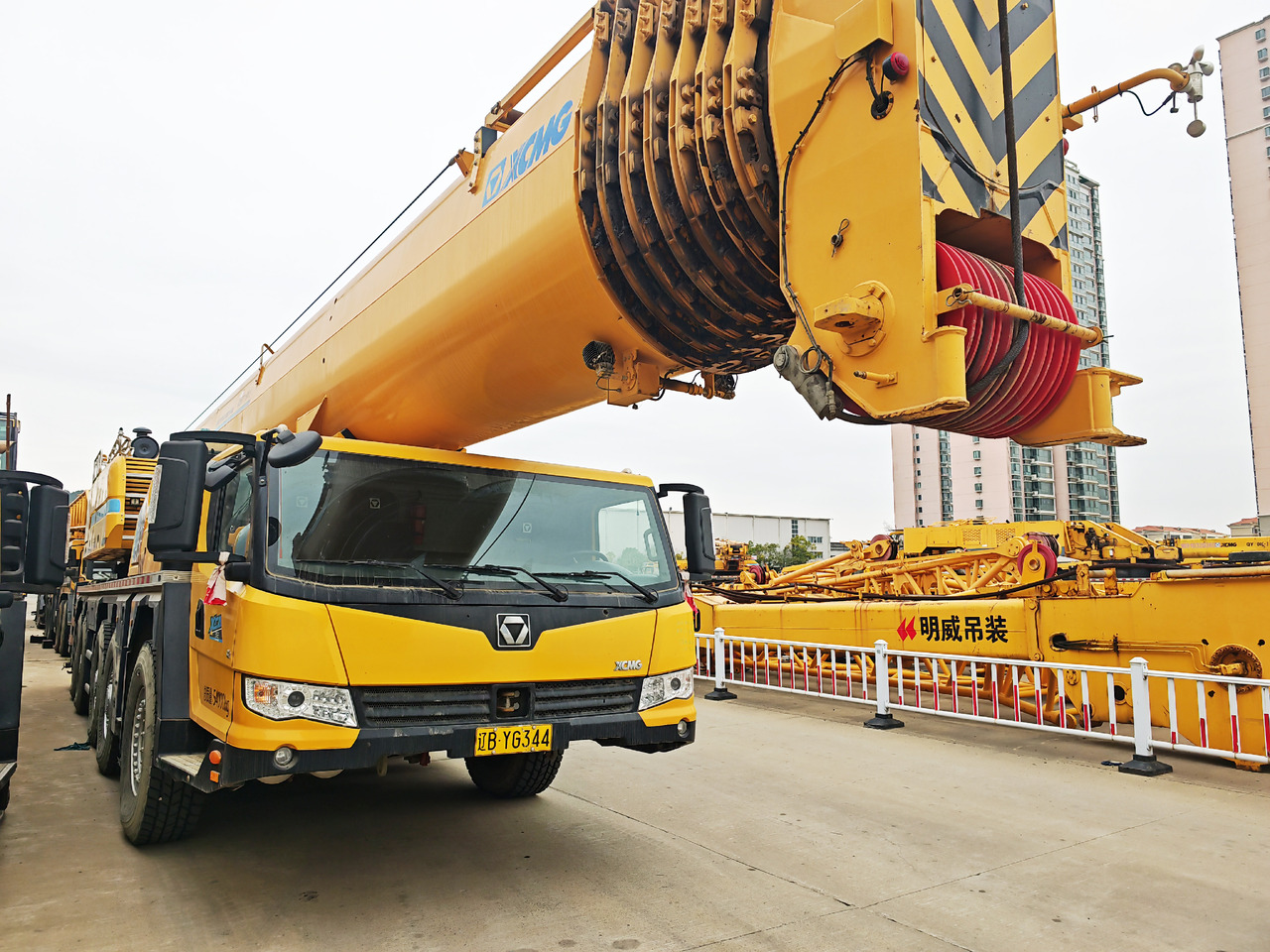 XCMG Official Second Hand Pickup Truck Crane XCA200L8 200 Ton 8-Section Arm Mobile Crane Machine - All-Terrain Kran: das Bild 2 XCMG Official Second Hand Pickup Truck Crane XCA200L8 200 Ton 8-Section Arm Mobile Crane Machine - All-Terrain Kran: das Bild 2