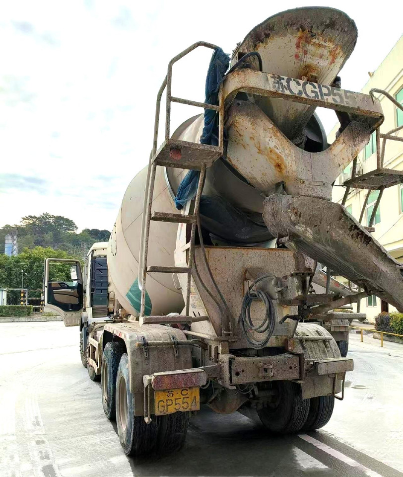 XCMG Official Used Concrete Mixer Truck HOWO G4802D 12m³ Cement Mixer Truck Price - Fahrmischer: das Bild 4 XCMG Official Used Concrete Mixer Truck HOWO G4802D 12m³ Cement Mixer Truck Price - Fahrmischer: das Bild 4