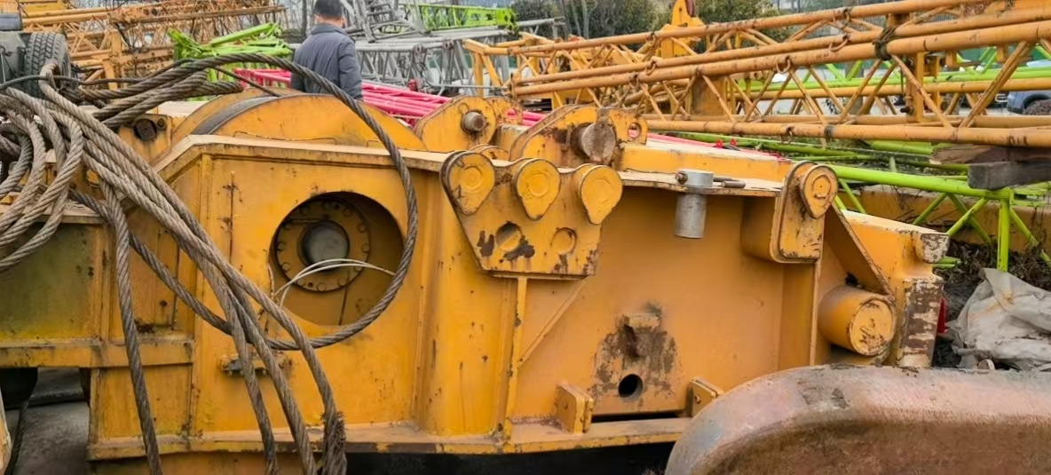 All-Terrain Kran XCMG Official Used Hydraulic Pickup Truck Crane QAY400 All Terrain Cranes Price List: das Bild 6