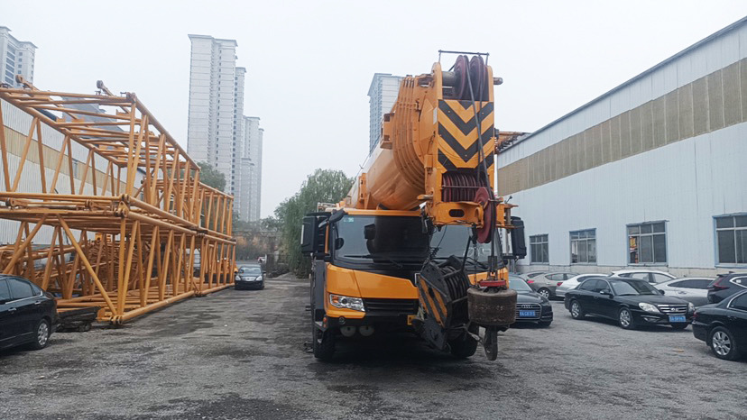 XCMG Official Used Pickup Truck Crane XCA130L7_1 300ton Truck Crane Price - All-Terrain Kran: das Bild 3 XCMG Official Used Pickup Truck Crane XCA130L7_1 300ton Truck Crane Price - All-Terrain Kran: das Bild 3