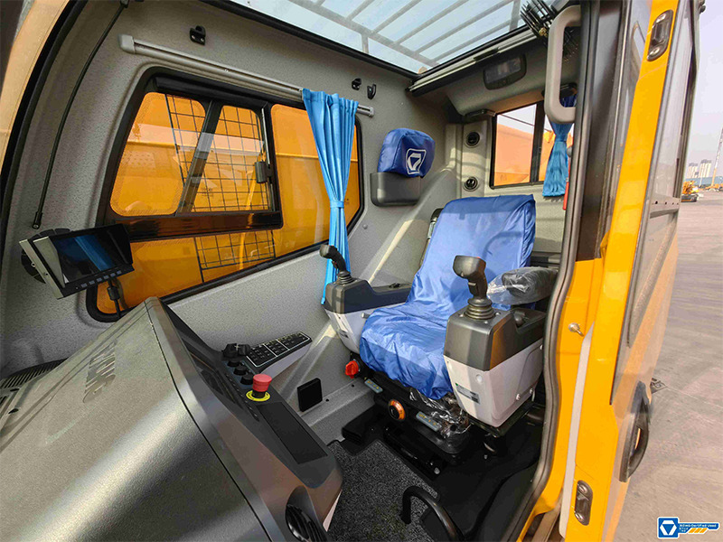 XCMG QY130K8C 130ton used crane boom truck for sale - Mobilkran: das Bild 3 XCMG QY130K8C 130ton used crane boom truck for sale - Mobilkran: das Bild 3