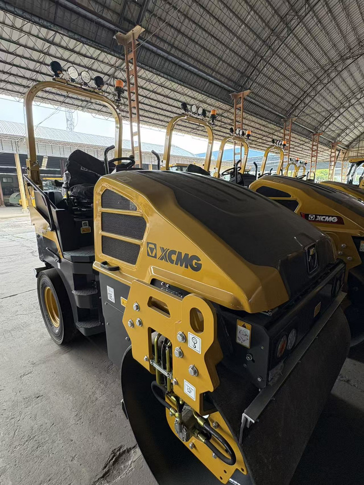 XCMG XD140VT 4ton small Light Diesel Vibratory Road Roller - Kleine Walze: das Bild 3 XCMG XD140VT 4ton small Light Diesel Vibratory Road Roller - Kleine Walze: das Bild 3