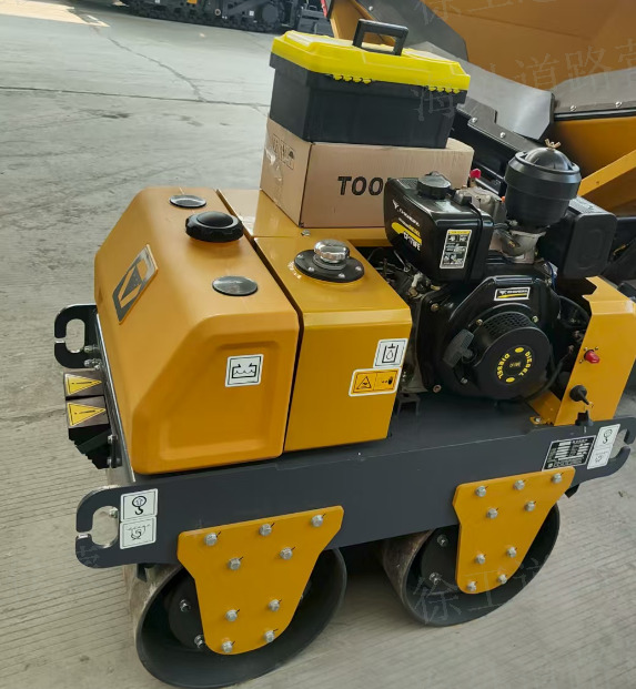 XCMG XMR050 small double mini vibration drum vibratory road roller price - Kleine Walze: das Bild 5 XCMG XMR050 small double mini vibration drum vibratory road roller price - Kleine Walze: das Bild 5