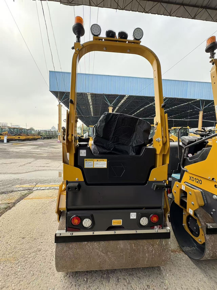 XCMG small XD120 Double Drum Vibratory Road Roller - Kleine Walze: das Bild 3 XCMG small XD120 Double Drum Vibratory Road Roller - Kleine Walze: das Bild 3