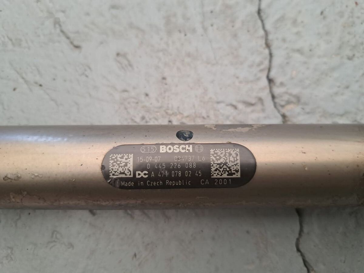 Commonrail pressure pipe Mercedes-Benz ACTROS MP4 A4710780245 Mercedes-Benz ACTROS MP4 truck - Kraftstoffaufbereitung/ Kraftstoffförderung für LKW: das Bild 4 Commonrail pressure pipe Mercedes-Benz ACTROS MP4 A4710780245 Mercedes-Benz ACTROS MP4 truck - Kraftstoffaufbereitung/ Kraftstoffförderung für LKW: das Bild 4