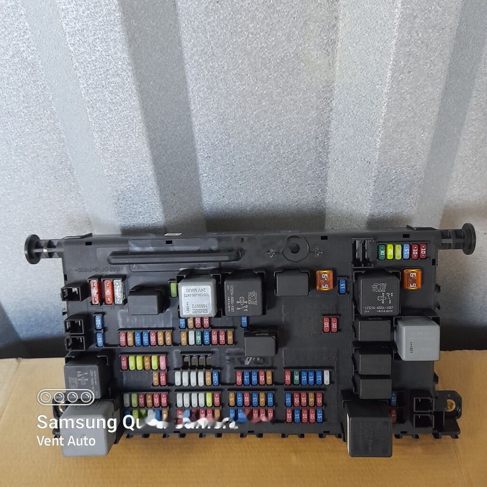 DAF XF 106 2150895 DAF 2150895 truck - Sicherung für LKW: das Bild 1 DAF XF 106 2150895 DAF 2150895 truck - Sicherung für LKW: das Bild 1