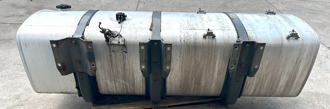 DAF XF 106 480 845L 2327x675x620 - Kraftstofftank für LKW: das Bild 2 DAF XF 106 480 845L 2327x675x620 - Kraftstofftank für LKW: das Bild 2