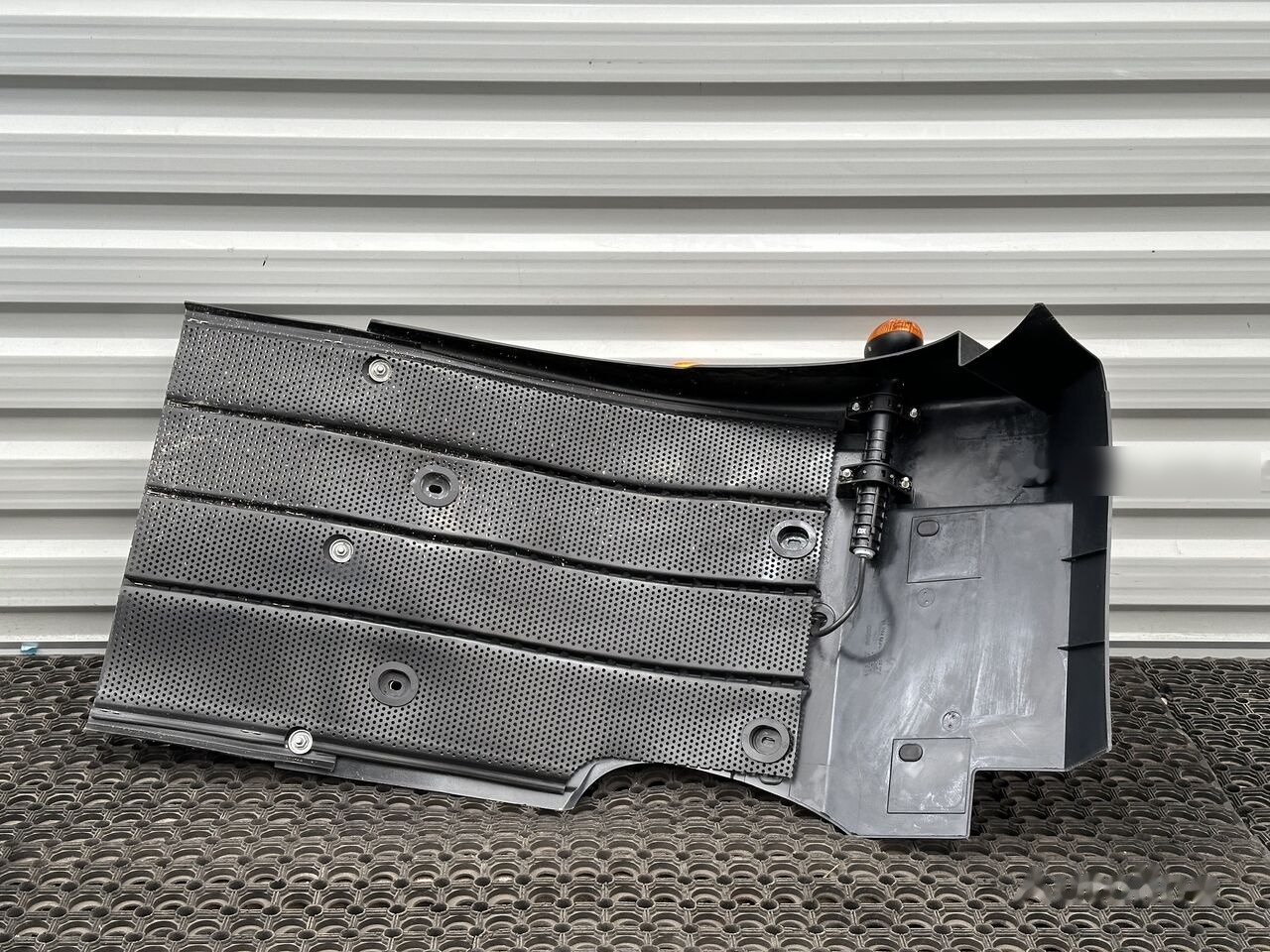 IVECO EUROCARGO 5801551254 IVECO 5801551254 R - Kotflügel für LKW: das Bild 4 IVECO EUROCARGO 5801551254 IVECO 5801551254 R - Kotflügel für LKW: das Bild 4