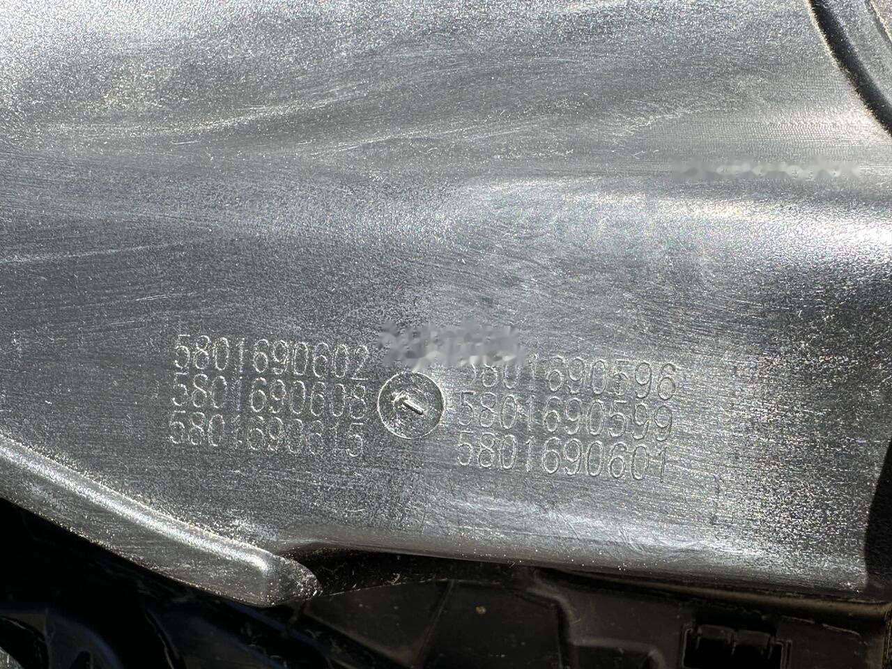 IVECO EUROCARGO 5801690602 / 5801745452 / 5801745449 IVECO 5801690602 / 5801745452 / 5801745449 - Stoßstange für LKW: das Bild 4 IVECO EUROCARGO 5801690602 / 5801745452 / 5801745449 IVECO 5801690602 / 5801745452 / 5801745449 - Stoßstange für LKW: das Bild 4