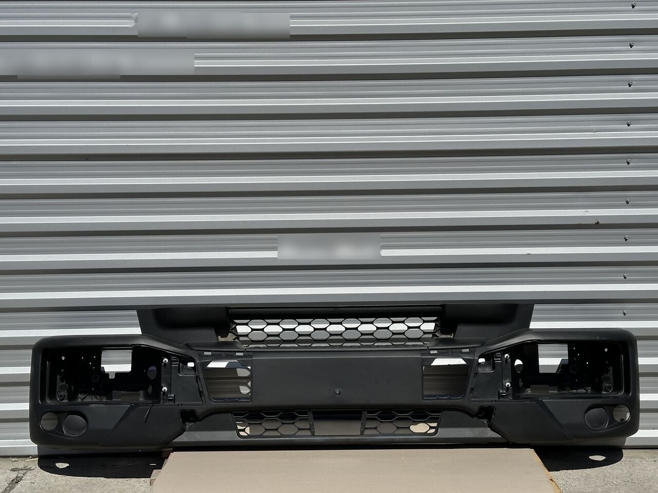 IVECO EUROCARGO 5801696199 IVECO 5801696199 - Stoßstange für LKW: das Bild 1 IVECO EUROCARGO 5801696199 IVECO 5801696199 - Stoßstange für LKW: das Bild 1