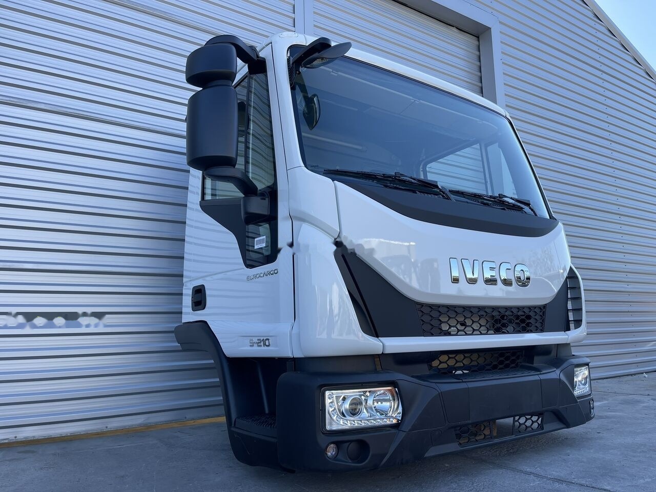 IVECO Eurocargo for IVECO Eurocargo DAY cabine - Fahrerhaus für PKW: das Bild 2 IVECO Eurocargo for IVECO Eurocargo DAY cabine - Fahrerhaus für PKW: das Bild 2