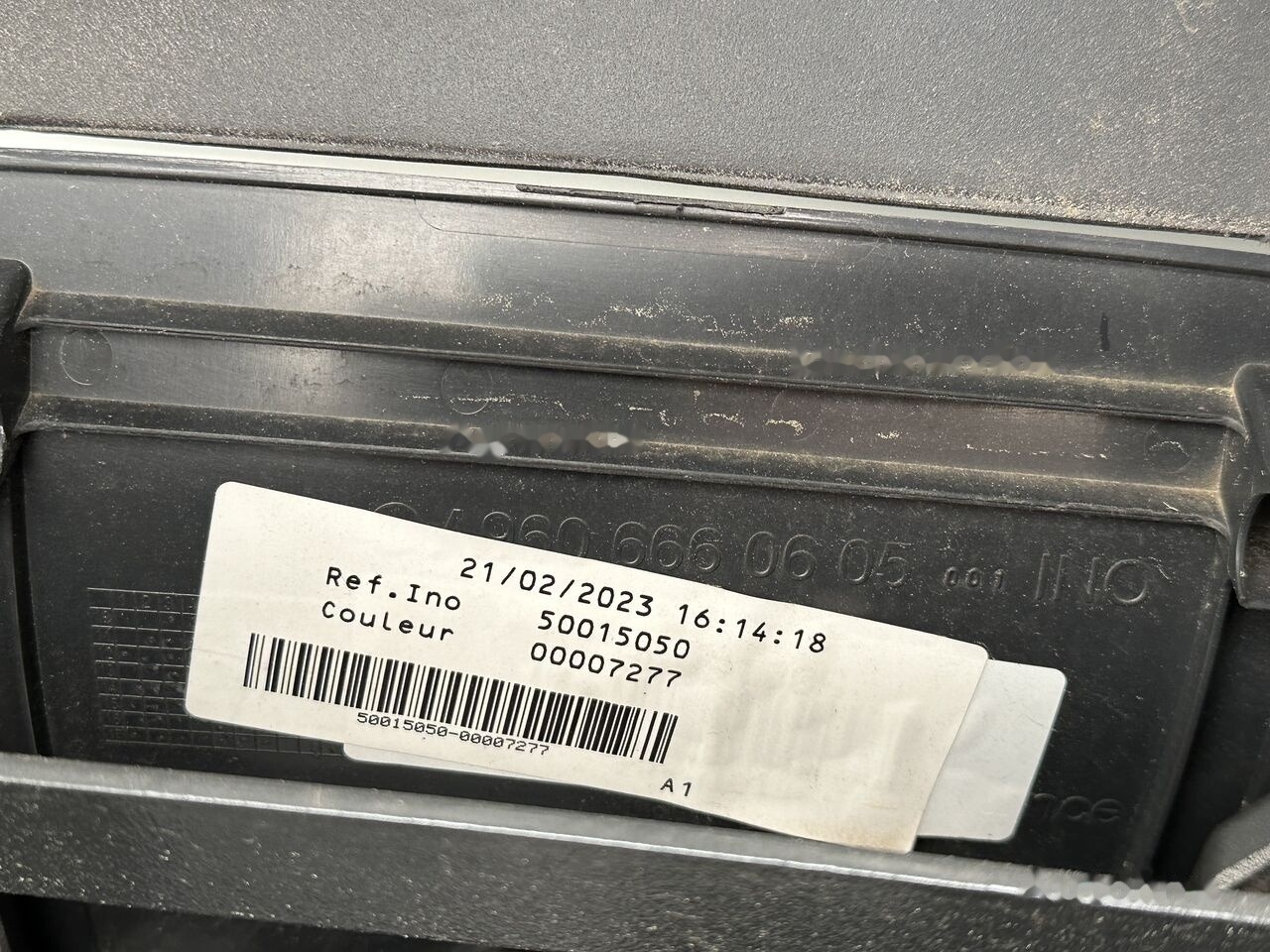 Mercedes-Benz ACTROS MP4 A9606663303 Mercedes-Benz A9606663303 - Trittbrett für LKW: das Bild 5 Mercedes-Benz ACTROS MP4 A9606663303 Mercedes-Benz A9606663303 - Trittbrett für LKW: das Bild 5