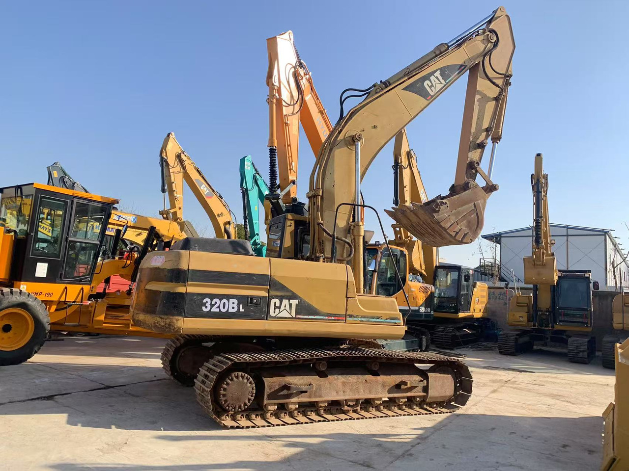 CATERPILLAR Crawler Excavator CAT 320B, 320BL Original Japanese Excavator - Kettenbagger: das Bild 2 CATERPILLAR Crawler Excavator CAT 320B, 320BL Original Japanese Excavator - Kettenbagger: das Bild 2