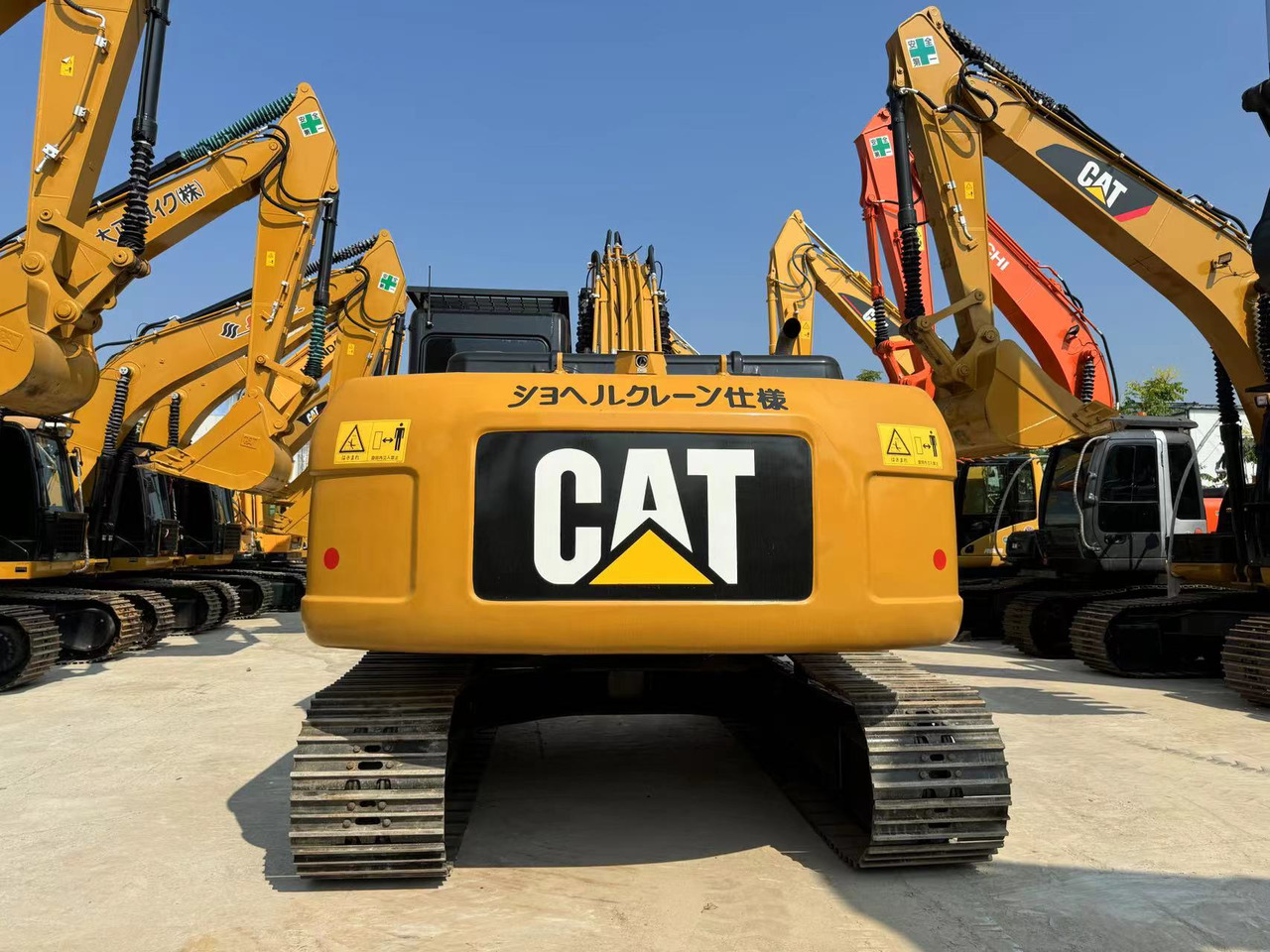 Caterpillar 23Ton Used Excavator Original CAT 323D2L in Stock - Kettenbagger: das Bild 2 Caterpillar 23Ton Used Excavator Original CAT 323D2L in Stock - Kettenbagger: das Bild 2