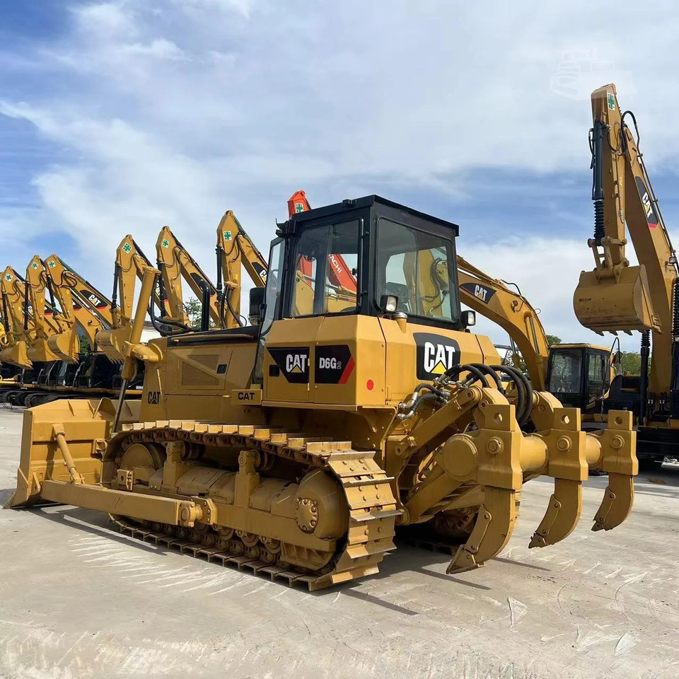 Caterpillar Tracked Tractor Secondhand CAT D6G, D6D Crawler Bulldozer - Bulldozer: das Bild 1 Caterpillar Tracked Tractor Secondhand CAT D6G, D6D Crawler Bulldozer - Bulldozer: das Bild 1