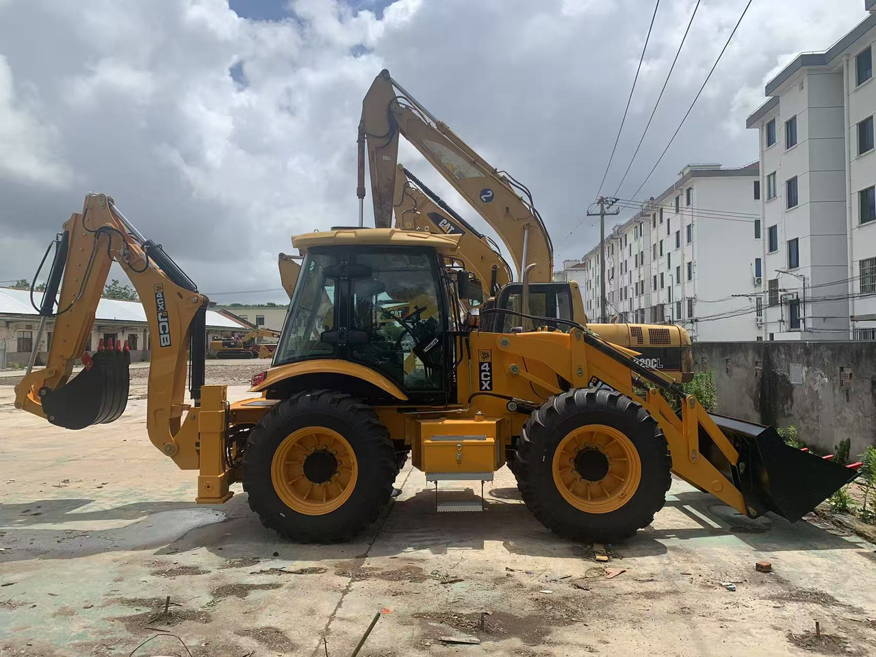 JCB 4X4 Backhoe Loader 4CX, 3CX - Baggerlader: das Bild 3 JCB 4X4 Backhoe Loader 4CX, 3CX - Baggerlader: das Bild 3