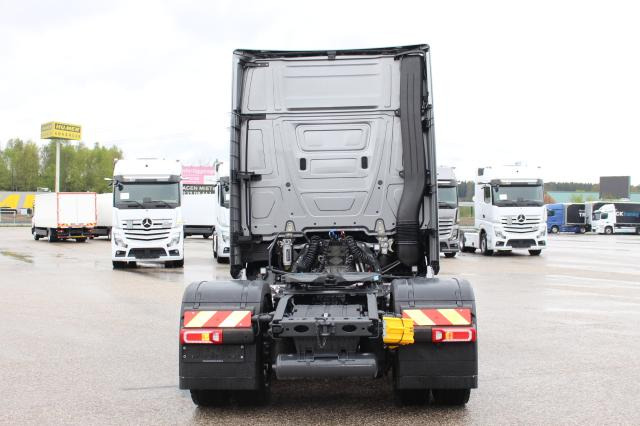Mercedes-Benz Actros 1848LS F1 EDITION - Sattelzugmaschine: das Bild 5 Mercedes-Benz Actros 1848LS F1 EDITION - Sattelzugmaschine: das Bild 5