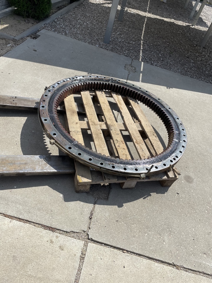 LIEBHERR R906 - Drehkranz für Bagger: das Bild 1 LIEBHERR R906 - Drehkranz für Bagger: das Bild 1