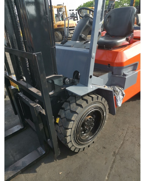 2020 Toyota FDZN30 - Gabelstapler: das Bild 3 2020 Toyota FDZN30 - Gabelstapler: das Bild 3