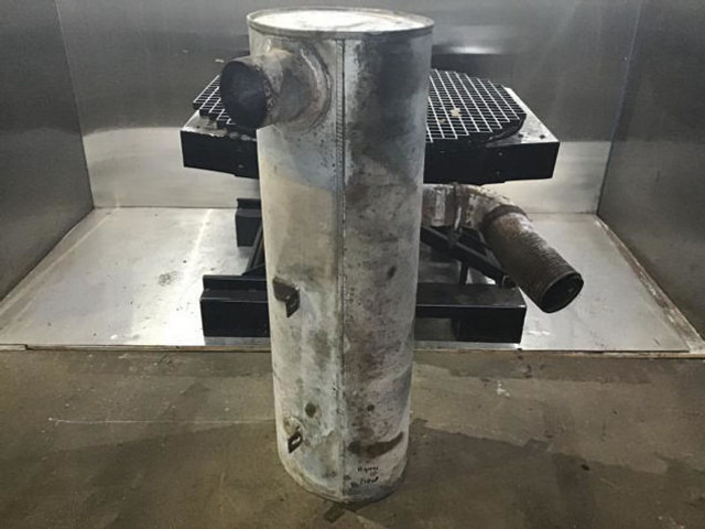 Liebherr Exhaust Silencer - Schalldämpfer: das Bild 4 Liebherr Exhaust Silencer - Schalldämpfer: das Bild 4