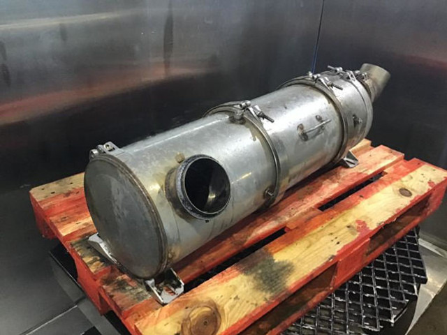Schalldämpfer Liebherr Exhaust System: das Bild 7