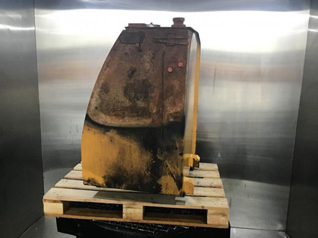 Liebherr Fueltank - Kraftstofftank: das Bild 2 Liebherr Fueltank - Kraftstofftank: das Bild 2