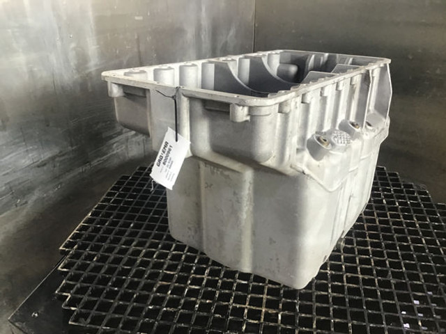 Liebherr Oil Sump - Kurbelgehäuse: das Bild 2 Liebherr Oil Sump - Kurbelgehäuse: das Bild 2