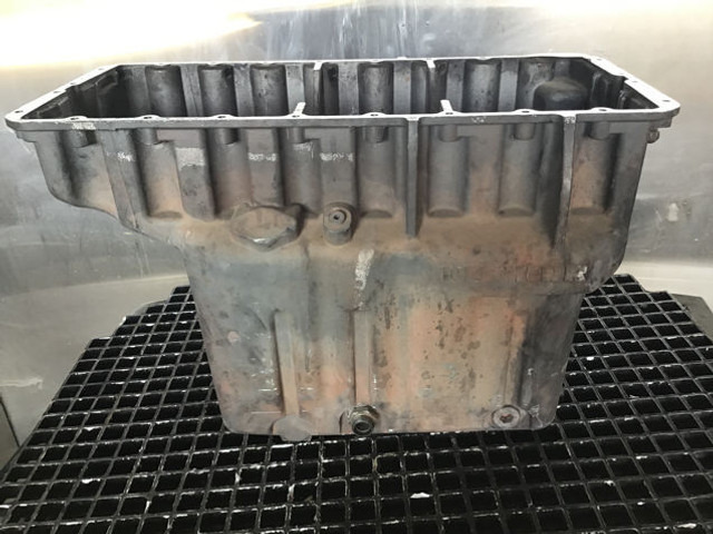 Liebherr Oil Sump - Kurbelgehäuse: das Bild 2 Liebherr Oil Sump - Kurbelgehäuse: das Bild 2