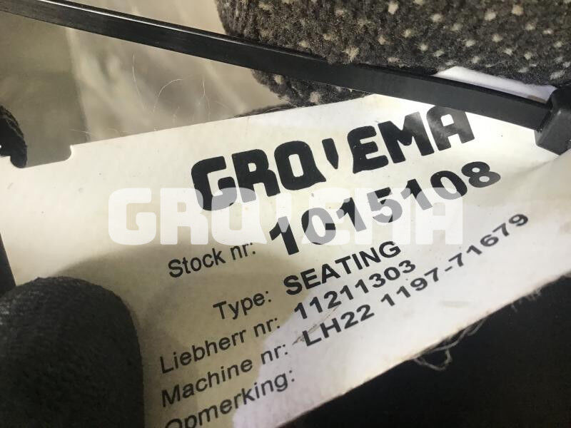 Liebherr R926 COMP / R946 LC / R946 LC-V / R946 NLC / R946 S-HD / R950 / R950 LC-V / R950 S-HD / R922 LC / R926 LC / R920 LC / R920 NLC / - Sitz: das Bild 3 Liebherr R926 COMP / R946 LC / R946 LC-V / R946 NLC / R946 S-HD / R950 / R950 LC-V / R950 S-HD / R922 LC / R926 LC / R920 LC / R920 NLC / - Sitz: das Bild 3