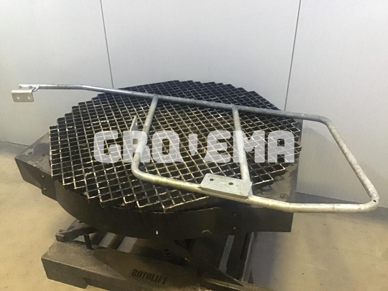 Liebherr R934 , R926, R930, R938 - Fahrerhaus und Interieur: das Bild 1 Liebherr R934 , R926, R930, R938 - Fahrerhaus und Interieur: das Bild 1