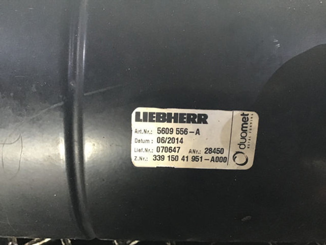 Liebherr Tank - Ausgleichsbehälter: das Bild 2 Liebherr Tank - Ausgleichsbehälter: das Bild 2