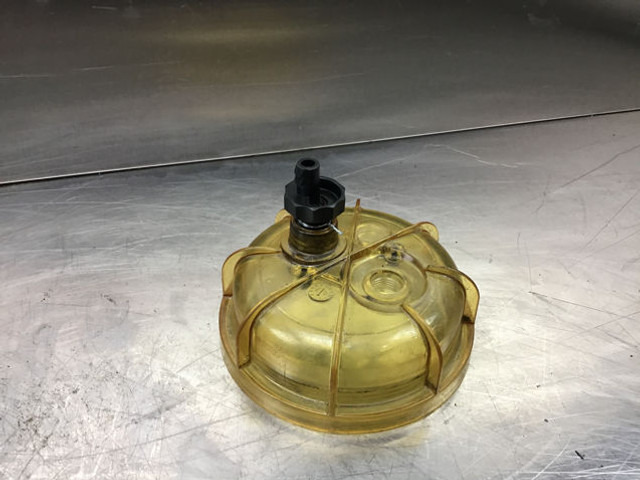 Liebherr Transparent Container - Kraftstofffilter: das Bild 5 Liebherr Transparent Container - Kraftstofffilter: das Bild 5