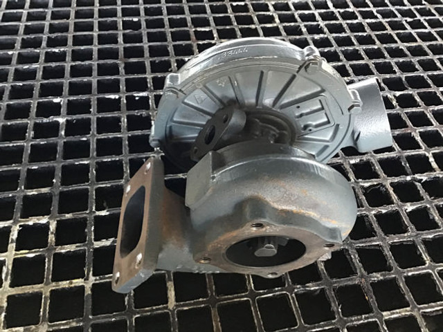Liebherr Turbo charger K27 - Turbolader: das Bild 2 Liebherr Turbo charger K27 - Turbolader: das Bild 2