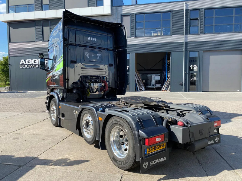 Scania R520 V8 / 6x2/4 / Retarder / Full air suspension / Steering Axle - Sattelzugmaschine: das Bild 4 Scania R520 V8 / 6x2/4 / Retarder / Full air suspension / Steering Axle - Sattelzugmaschine: das Bild 4