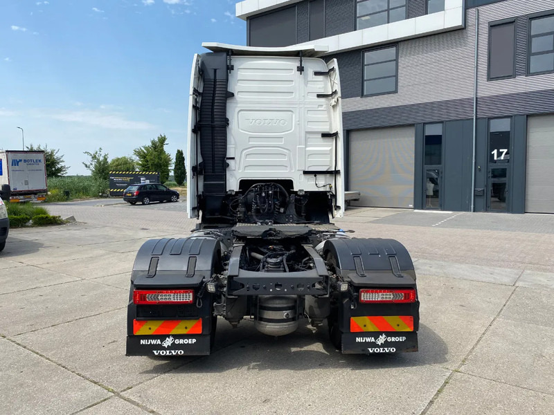 Volvo FH 13.500 Globetrotter XL / I-parkCool / Alcoa / 2x Tank - Sattelzugmaschine: das Bild 5 Volvo FH 13.500 Globetrotter XL / I-parkCool / Alcoa / 2x Tank - Sattelzugmaschine: das Bild 5
