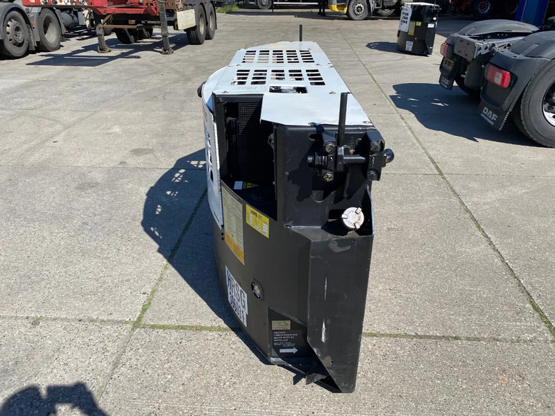 THERMO KING Genset Clip-on SG 3000 / 2013 / 16689 hrs. - Stromgenerator: das Bild 4 THERMO KING Genset Clip-on SG 3000 / 2013 / 16689 hrs. - Stromgenerator: das Bild 4