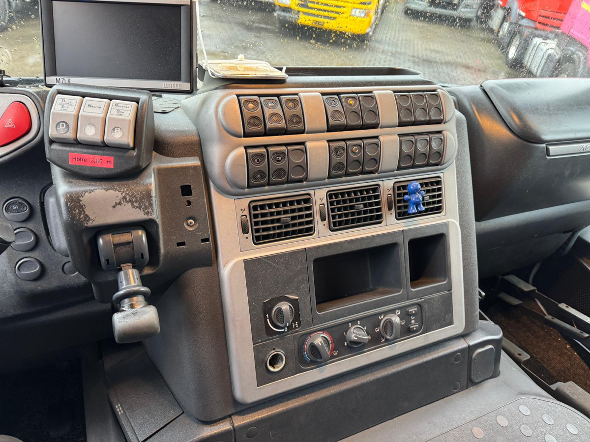 Plane LKW IVECO Stralis 310 4x2: das Bild 12