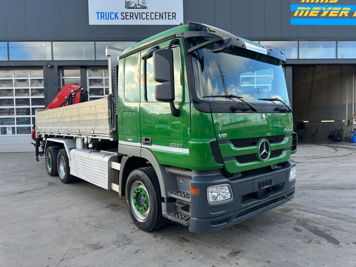 MERCEDES 2551 V8 6x2 Fassi 185-5 Bj.2020 - Kipper, Autokran: das Bild 3 MERCEDES 2551 V8 6x2 Fassi 185-5 Bj.2020 - Kipper, Autokran: das Bild 3