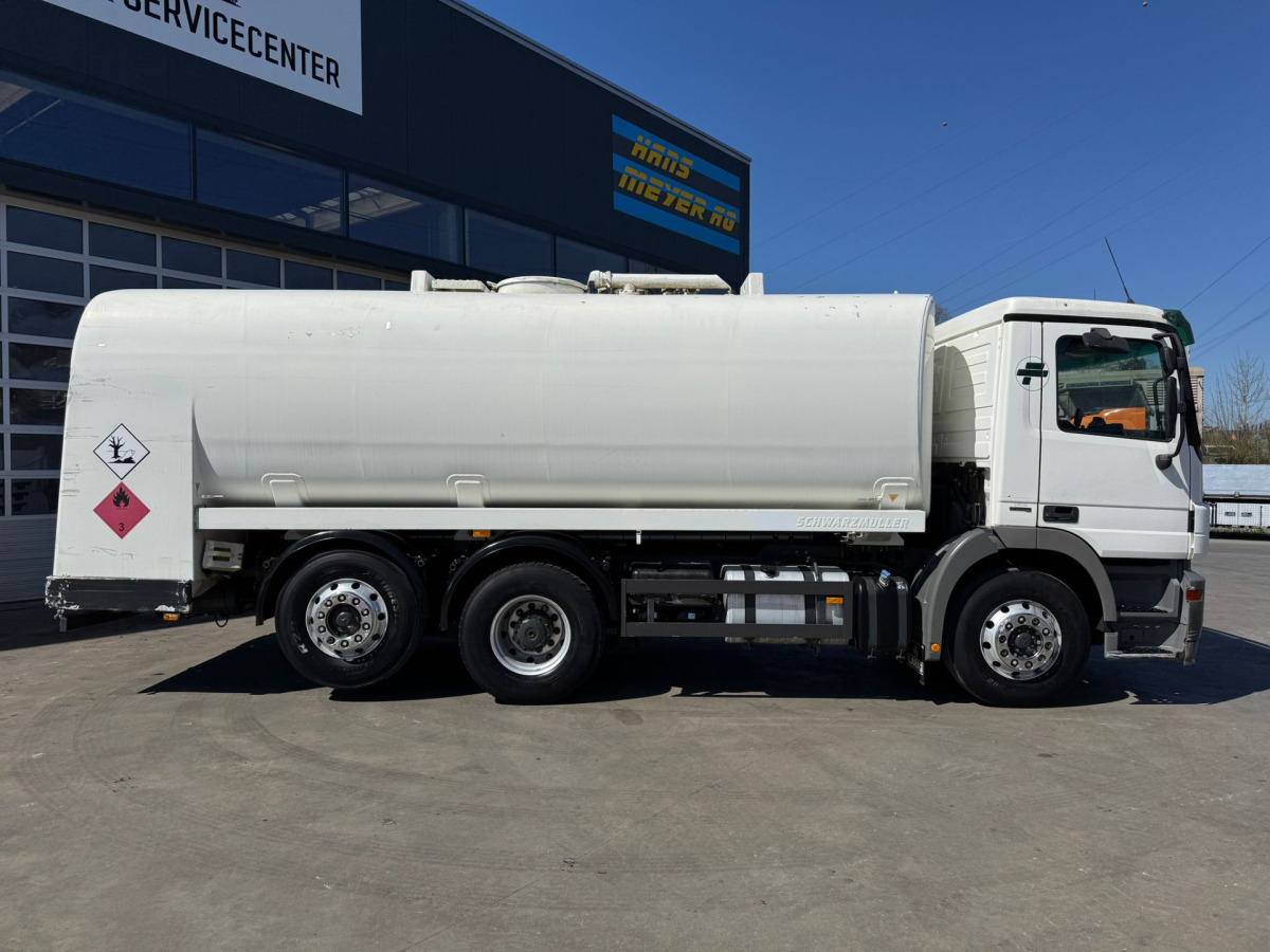 MERCEDES Actros 2541 6x2 Schwarzmüller 21260L - Tankwagen: das Bild 4 MERCEDES Actros 2541 6x2 Schwarzmüller 21260L - Tankwagen: das Bild 4