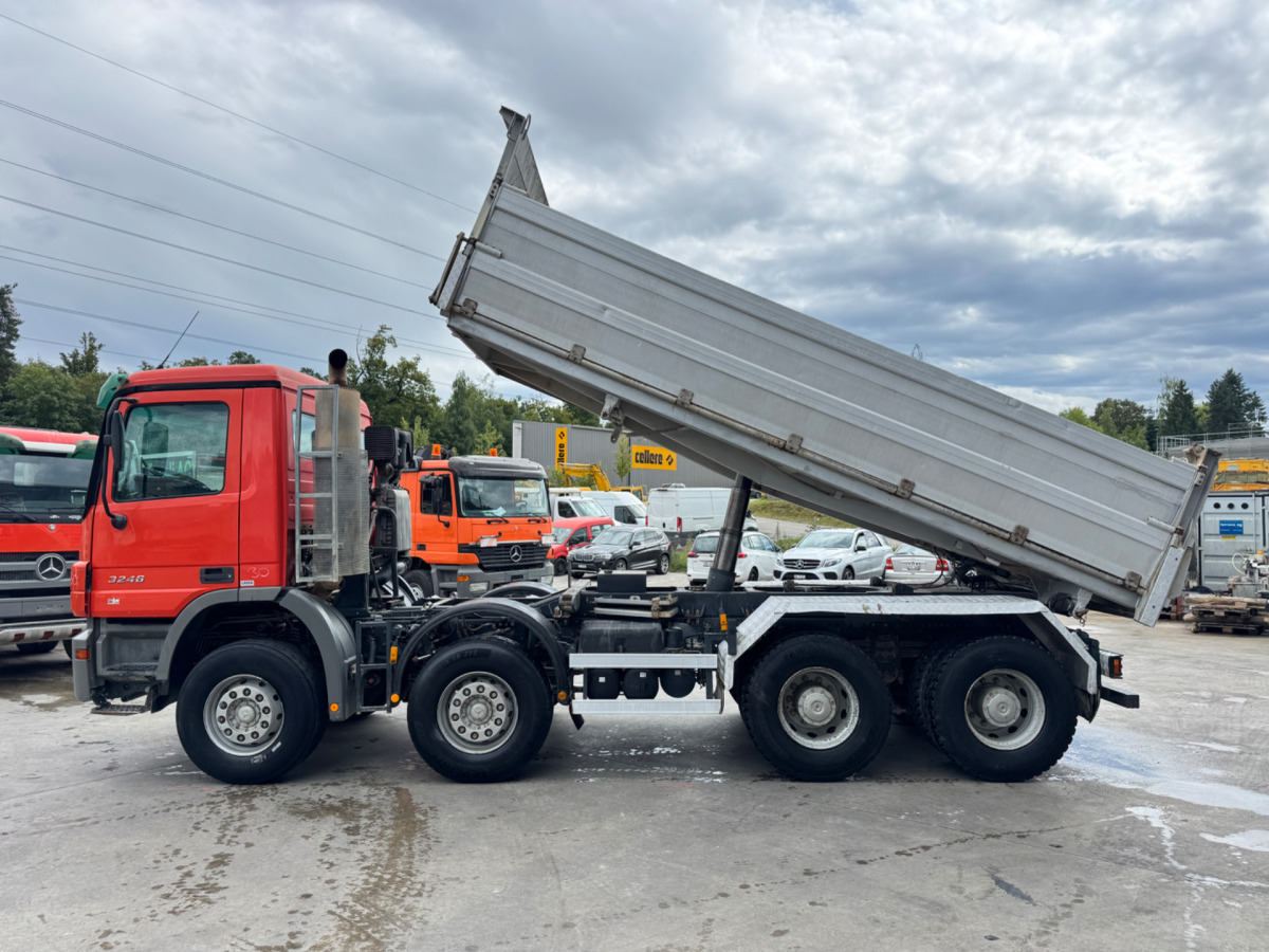 MERCEDES BENZ ACTROS 3246 C9792 - Kipper: das Bild 2 MERCEDES BENZ ACTROS 3246 C9792 - Kipper: das Bild 2