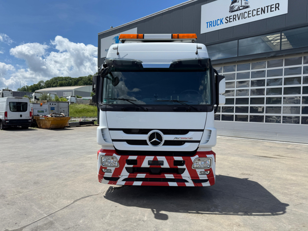 MERCEDES Actros 1848 4x2 - Sattelzugmaschine: das Bild 2 MERCEDES Actros 1848 4x2 - Sattelzugmaschine: das Bild 2