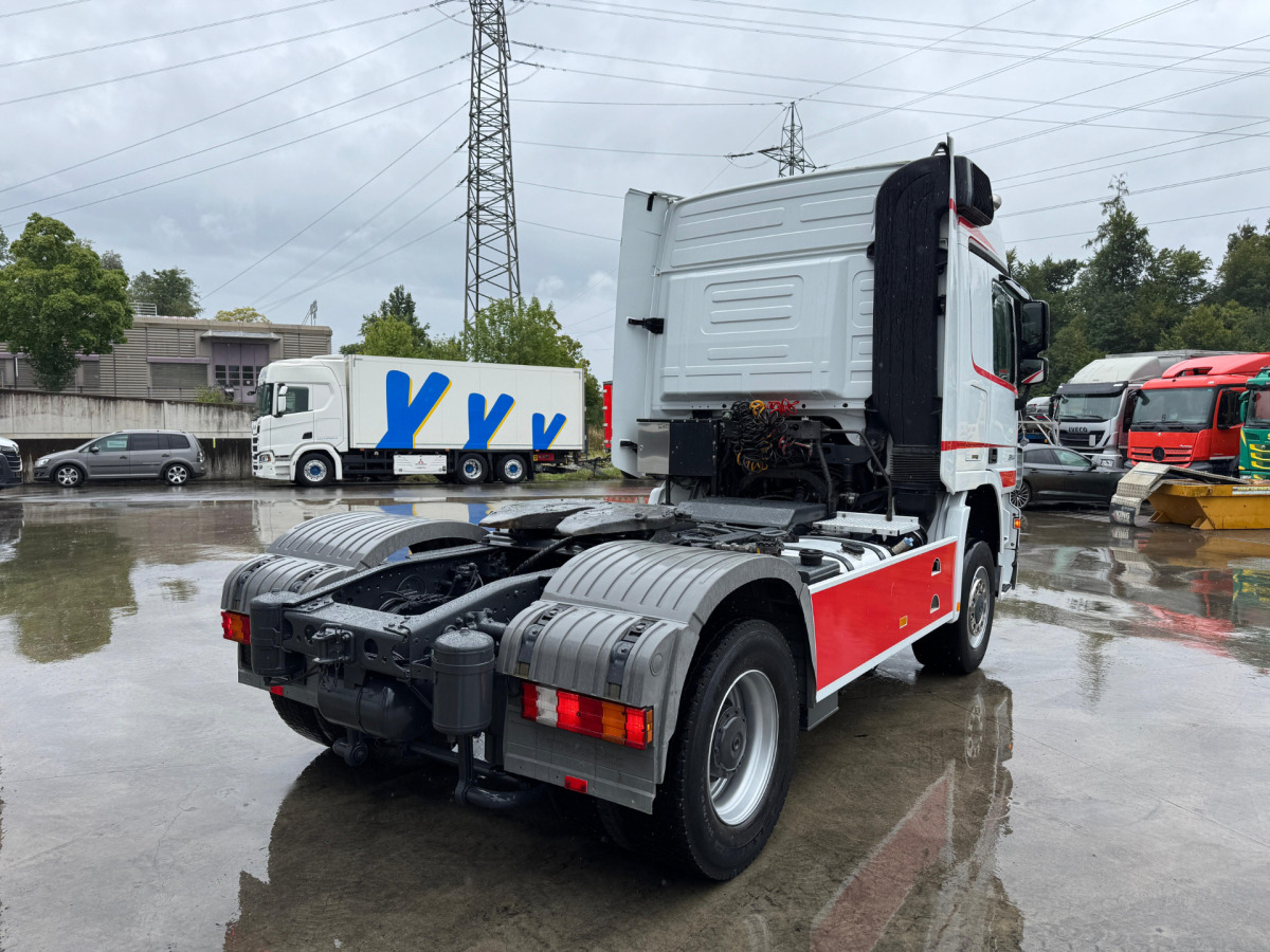 MERCEDES Actros 2044 4x4 - Sattelzugmaschine: das Bild 5 MERCEDES Actros 2044 4x4 - Sattelzugmaschine: das Bild 5