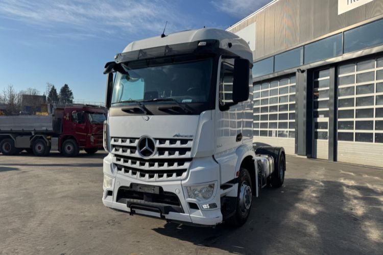 Sattelzugmaschine Mercedes-Benz Arocs 1851 4x4H Kipphydraulik: das Bild 1