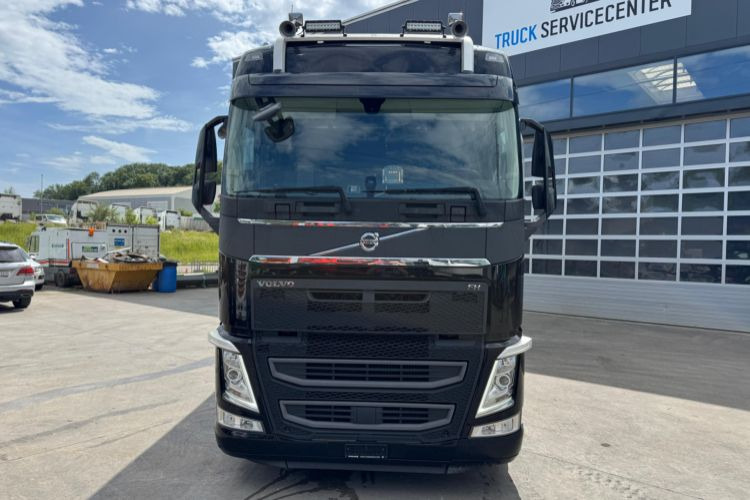 Volvo FH-540 6x2 - Plane LKW: das Bild 2 Volvo FH-540 6x2 - Plane LKW: das Bild 2