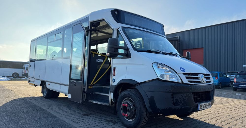Iveco Aptineo / mała klima / 28 miejsc / winda / CENA: 67500 zł netto - Kleinbus, Personentransporter: das Bild 1 Iveco Aptineo / mała klima / 28 miejsc / winda / CENA: 67500 zł netto - Kleinbus, Personentransporter: das Bild 1
