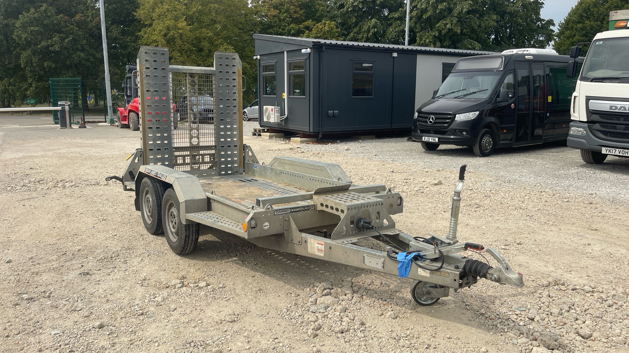 BRIAN JAMES CARGO DIGGER T-02-T - Baumaschinenanhänger: das Bild 1 BRIAN JAMES CARGO DIGGER T-02-T - Baumaschinenanhänger: das Bild 1