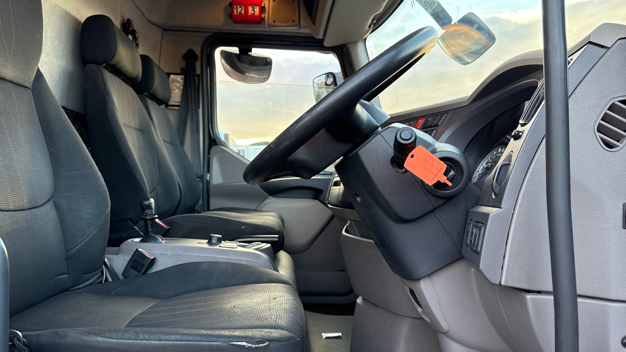 DAF LF 180 - Plane LKW: das Bild 5 DAF LF 180 - Plane LKW: das Bild 5