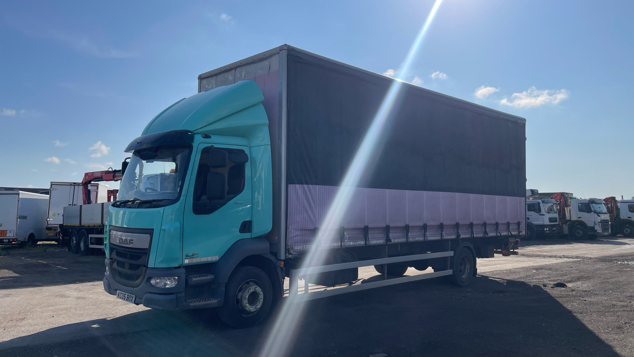 DAF LF 210 - Plane LKW: das Bild 2 DAF LF 210 - Plane LKW: das Bild 2