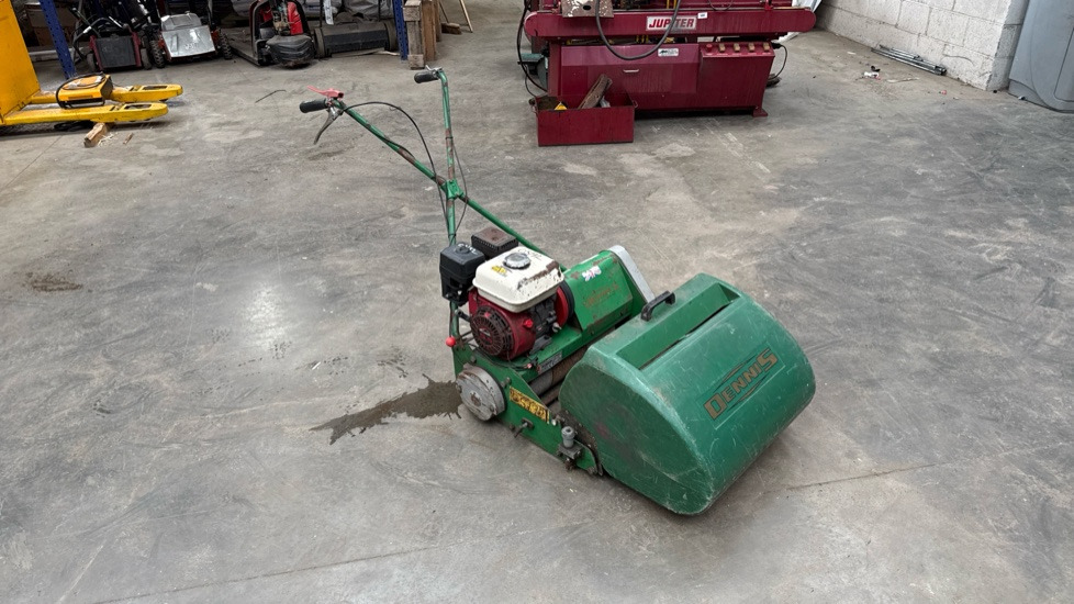 DENNIS FT20 PEDESDTRIAN CYLINDER MOWER, NO UNIT, GRASS BOX - Rasenmäher: das Bild 2 DENNIS FT20 PEDESDTRIAN CYLINDER MOWER, NO UNIT, GRASS BOX - Rasenmäher: das Bild 2